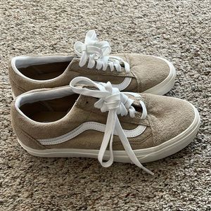 Women’s suede vans 7.5 never worn